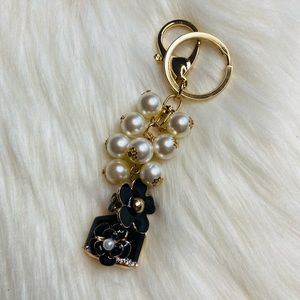 Camellia flower Pearl Pendant Bag Charm Keychain Fashion Accessories Gold Black